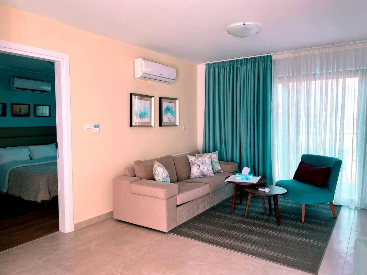 Victoria Suites Paphos Eksteriør billede